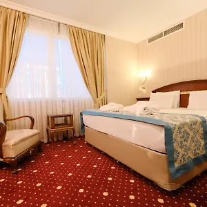 4* Otel Akar International
